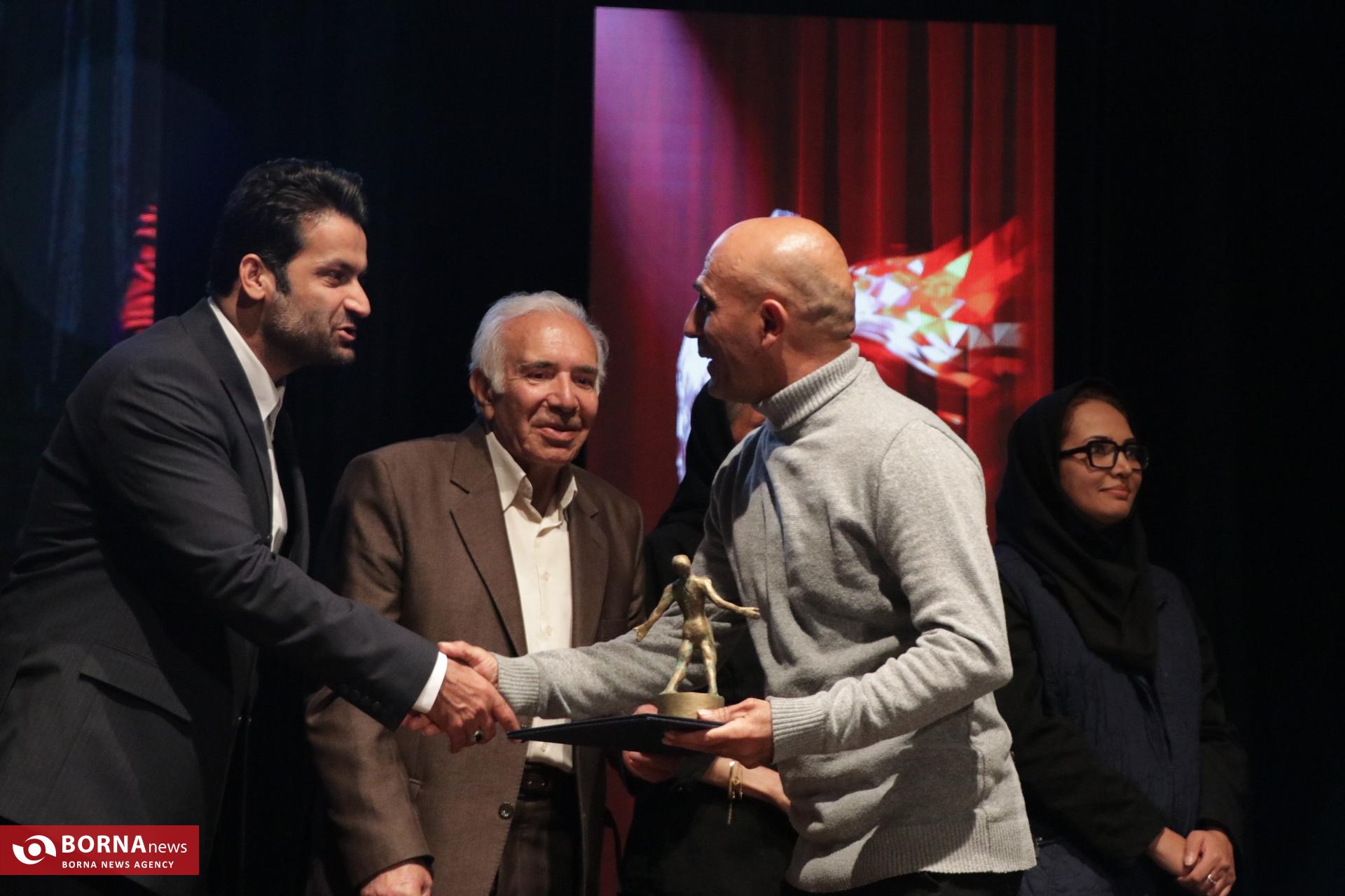 پایان سی و دومین جشنواره تئاتر فارس / تکریم نیم قرن هنرمندی استاد شهسواری
