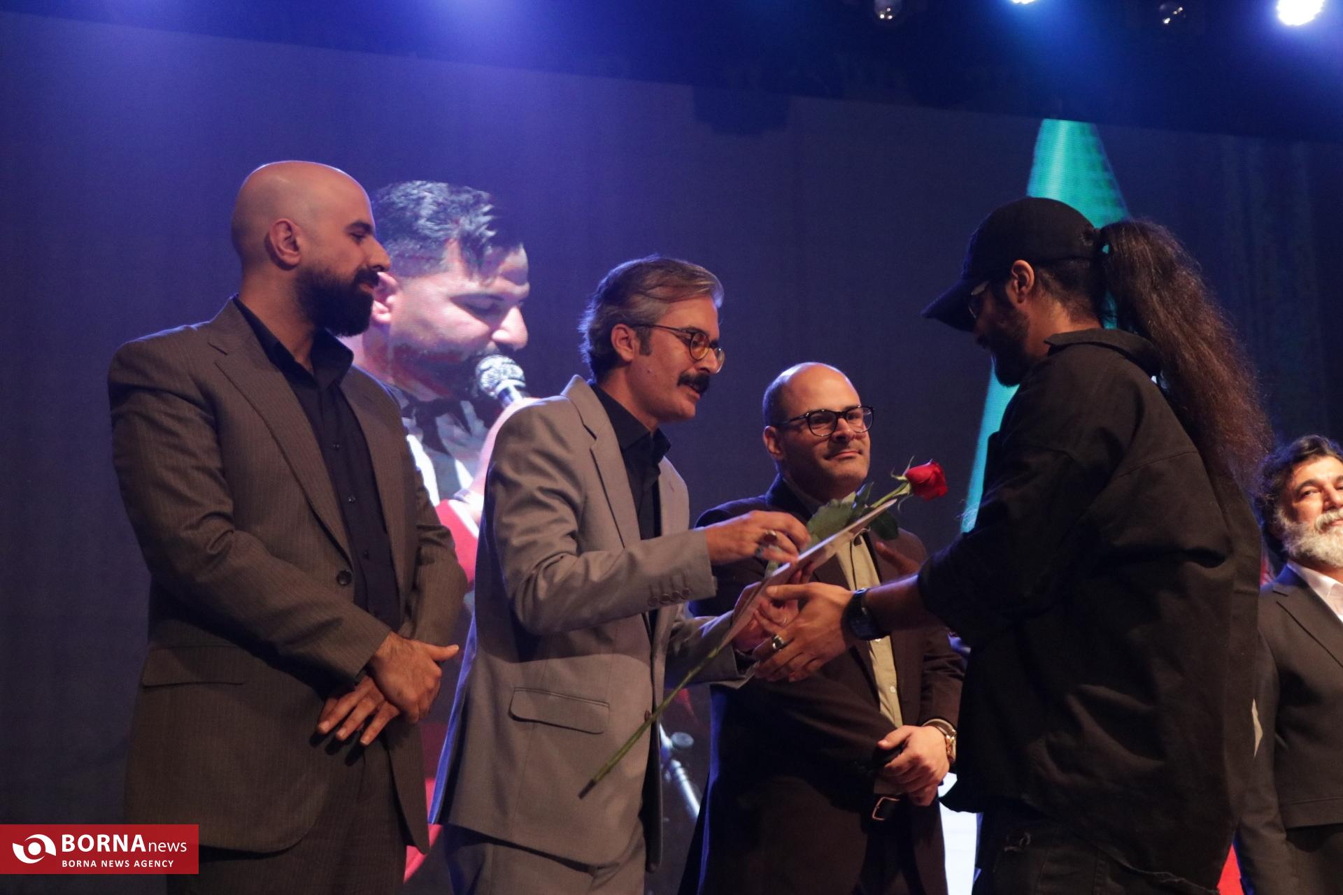 پایان سی و دومین جشنواره تئاتر فارس / تکریم نیم قرن هنرمندی استاد شهسواری