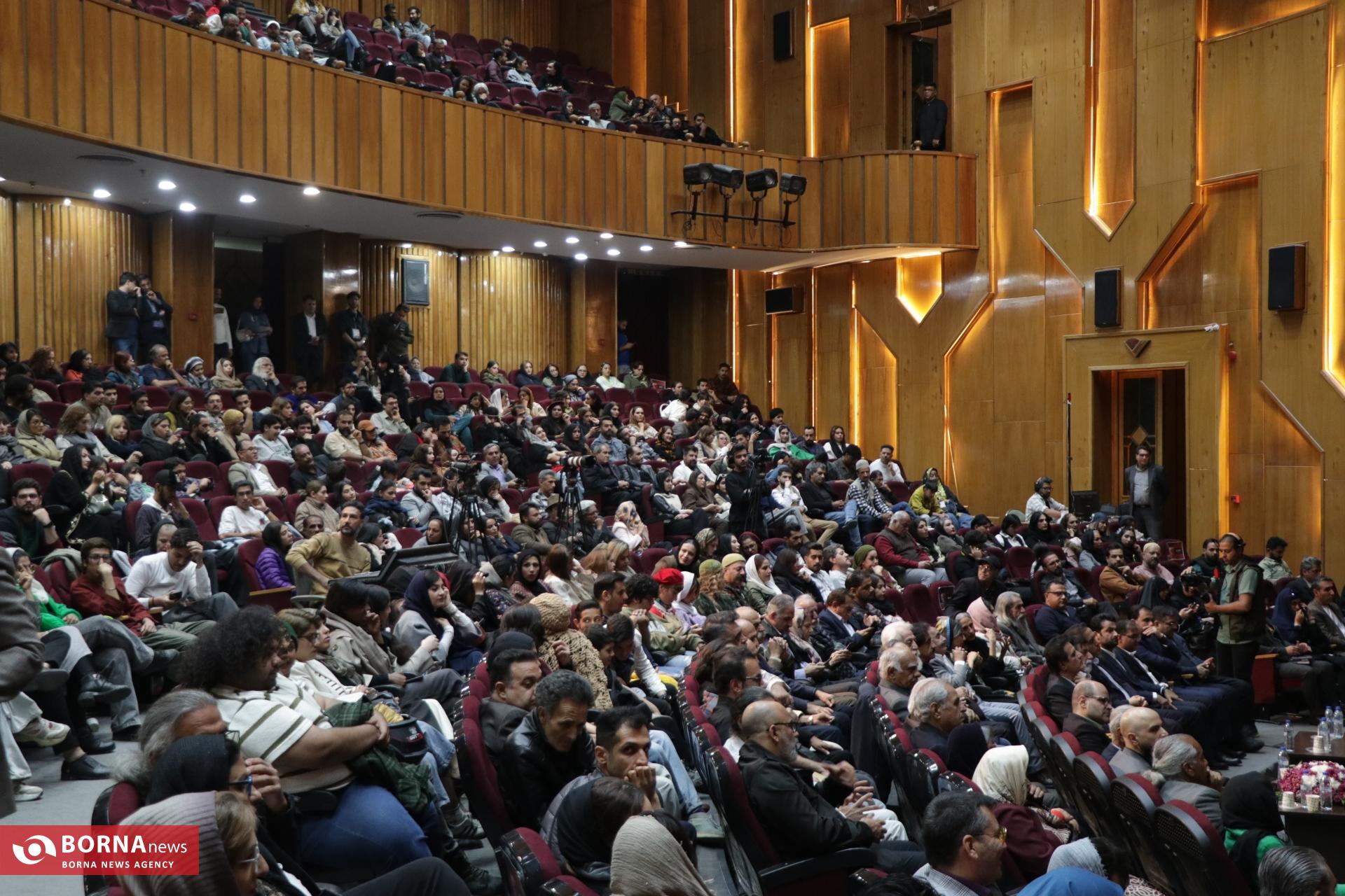 پایان سی و دومین جشنواره تئاتر فارس / تکریم نیم قرن هنرمندی استاد شهسواری