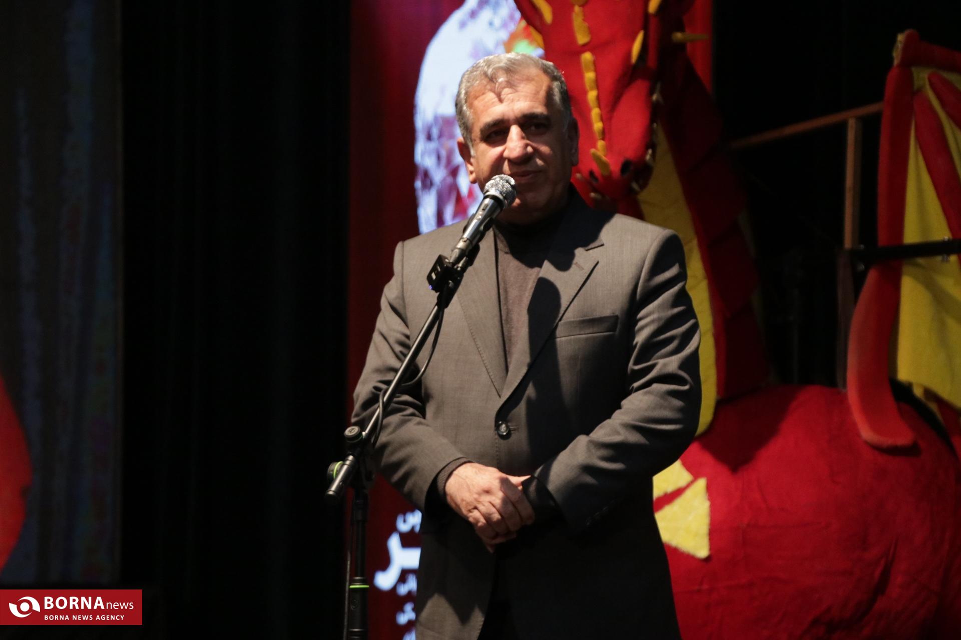 پایان سی و دومین جشنواره تئاتر فارس / تکریم نیم قرن هنرمندی استاد شهسواری