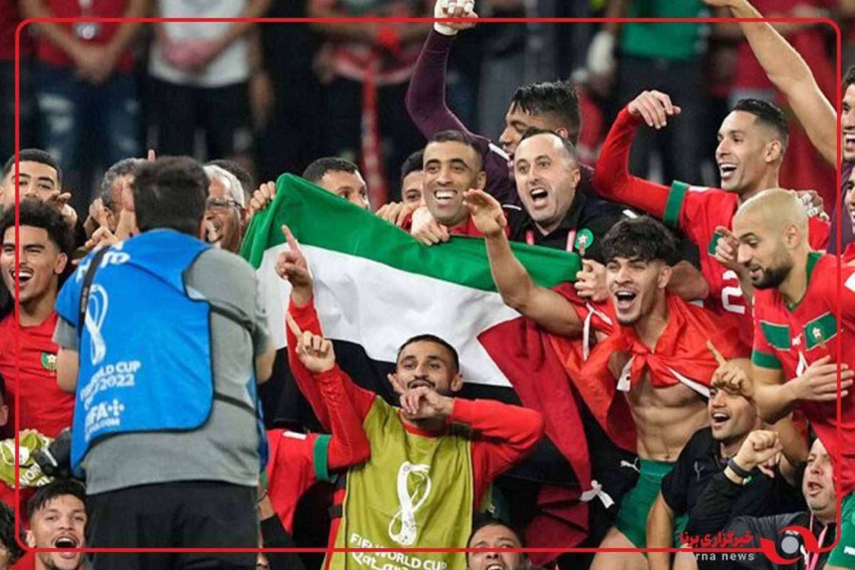 برافراشتن پرچم‌ فلسطین توسط هواداران اسپانیایی