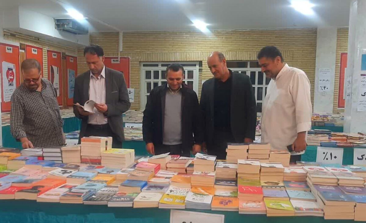 ترغیب نوجوانان به کتابخوانی در دستور برنامه‌های هفته کتاب