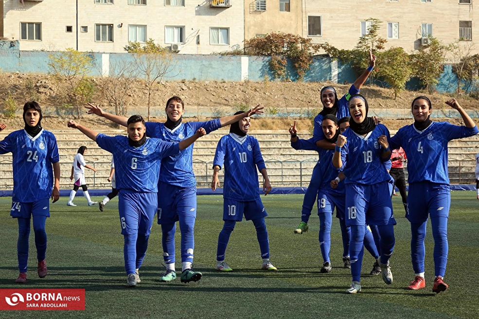 دیدار تیم های فوتبال دختران استقلال - هتل های شبستان رشت