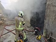 آتش سوزی کارگاه رنگرزی در بزرگراه آزادگان