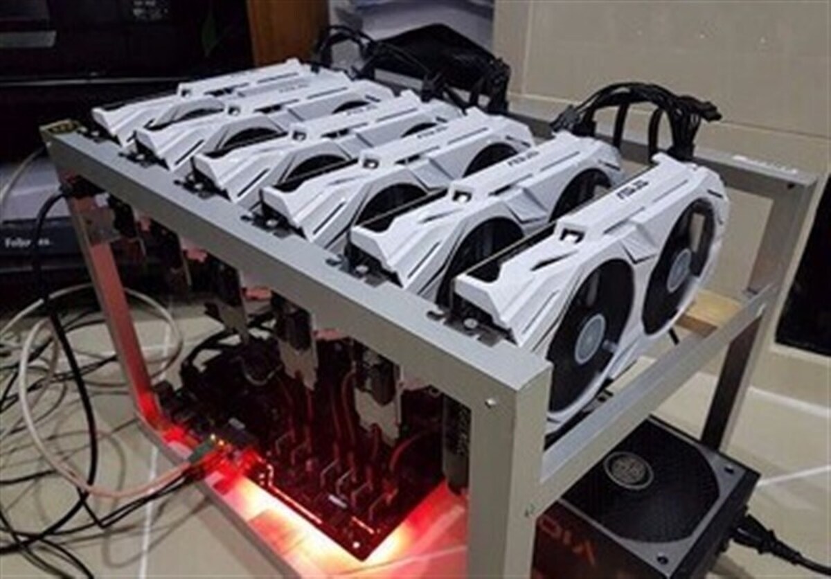 ۷ دستگاه ماینر فعال در یک واحد دامداری در رضوانشهر یزد کشف شد