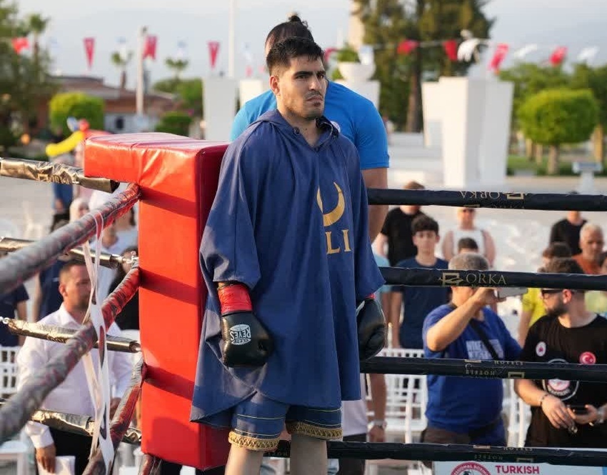 نبرد تاریخی علی پورمحمد؛ بوکسور ایرانی در آستانه فتح کمربند بین‌قاره‌ای UBO