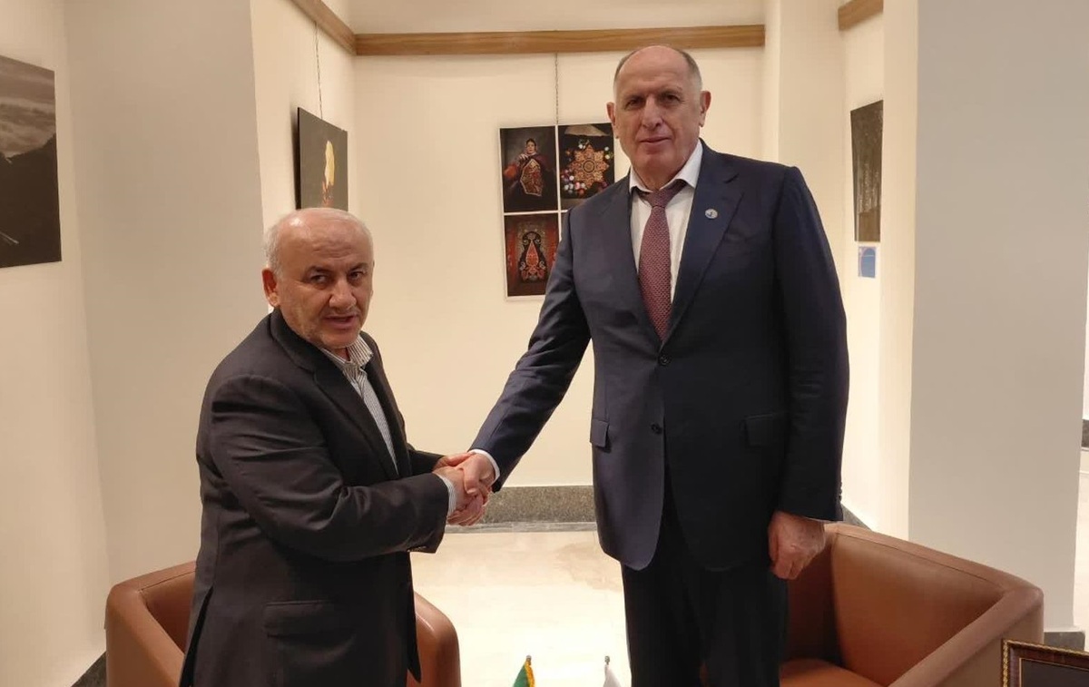 دیدار استاندار مازندران با نخست‌وزیر داغستان؛ تأکید بر توسعه همکاری‌های اقتصادی، فرهنگی و گردشگری