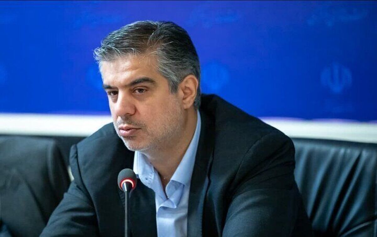 استاندار مرکزی: سفر رهبر انقلاب به استان مرکزی برکات زیادی به همراه داشت