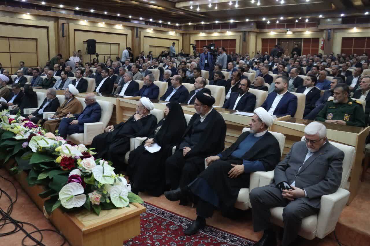 پزشکیان: حل ناترازی برق و توسعه انرژیهای پاک، شرط اصلی رشد صنعت است پزشکیان: حل ناترازی برق و توسعه انرژیهای پاک، شرط اصلی رشد صنعت است