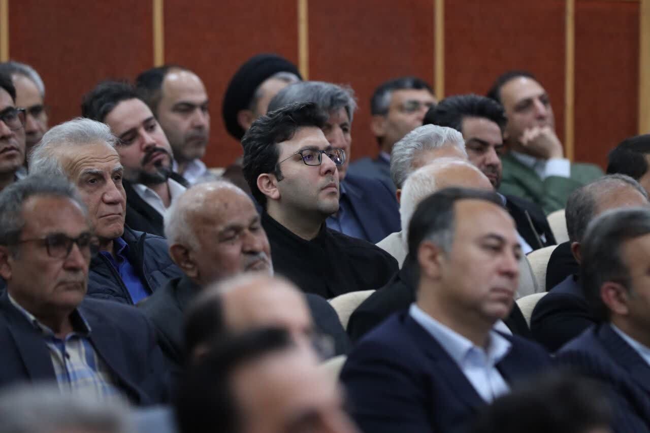 پزشکیان: حل ناترازی برق و توسعه انرژیهای پاک، شرط اصلی رشد صنعت است پزشکیان: حل ناترازی برق و توسعه انرژیهای پاک، شرط اصلی رشد صنعت است