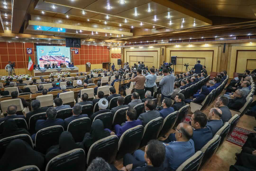 پزشکیان: توسعه نامتوازن «زیانکارترین عمل» است / مدیران خدمتگزار مردم‌اند، نه ارباب