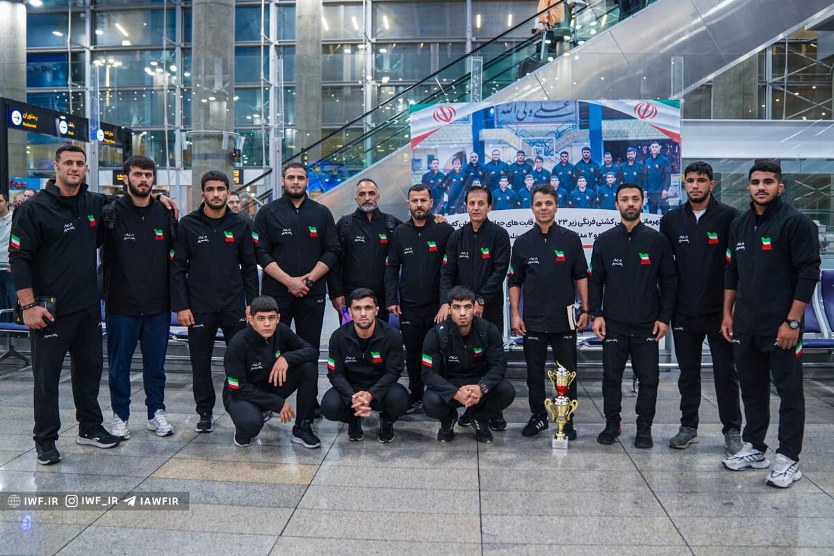 بازگشت قهرمانان کشتی جهان به وطن