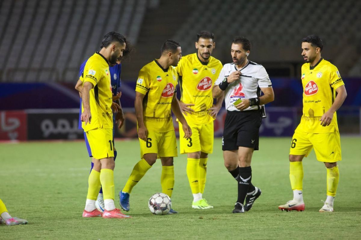 ۱۵ هزار بلیت برای فروش اینترنتی بلیت بازی فجرسپاسی شیراز و استقلال تهران