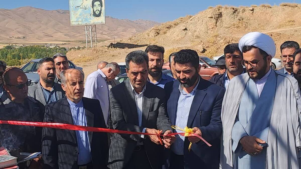 چهار پروژه ورزشی چمن مصنوعی در بخش لاران شهرستان شهرکرد افتتاح شد