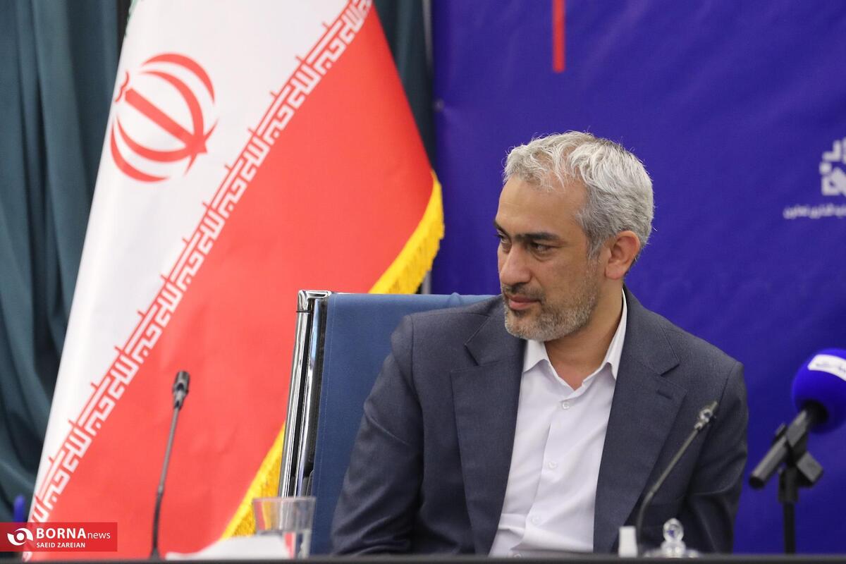 وزیر اقتصاد: انتقال حساب‌های بانک آینده به بانک ملی/ سپرده‌گذاران نگران نباشند