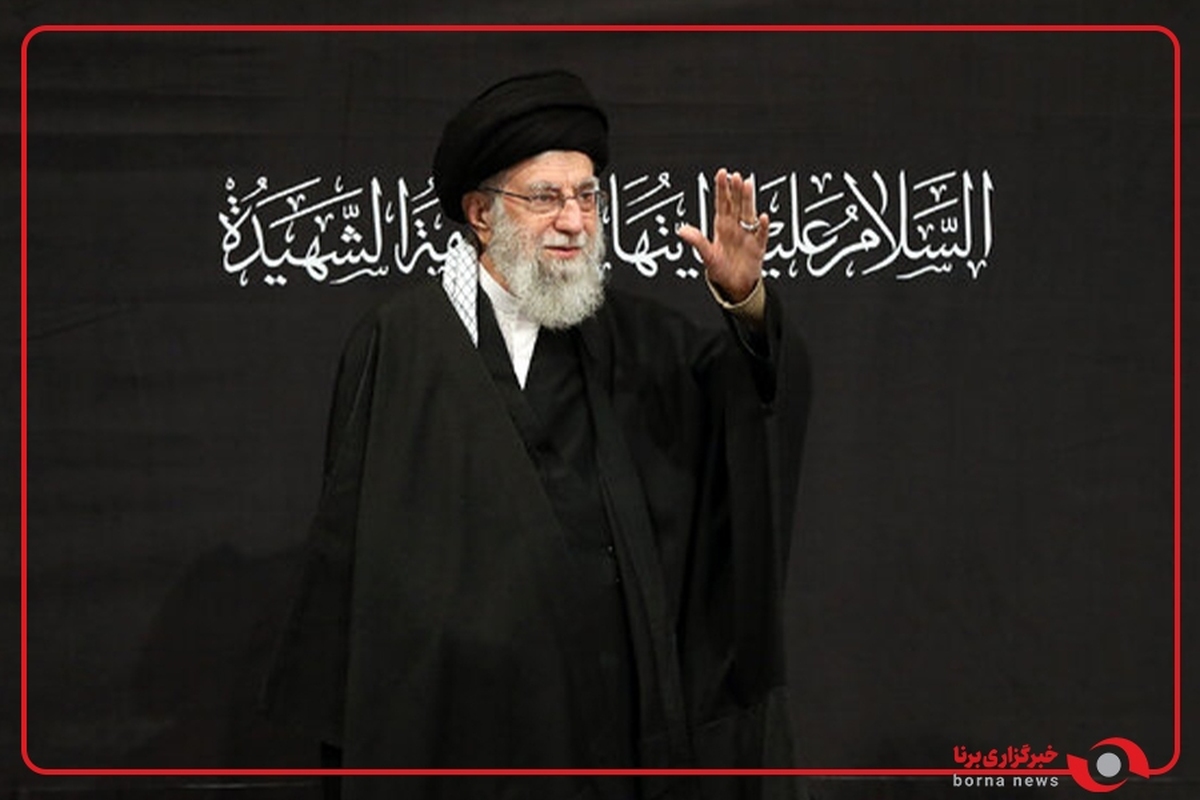 لحظاتی از شب اول مراسم عزاداری فاطمیه با حضور رهبر انقلاب در حسینیه امام خمینی(ره)