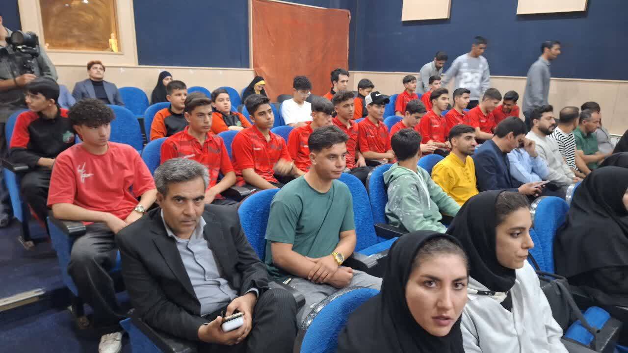  ۳۰۰۰ بیمه شده ورزشی در شهر اقبالیه ساماندهی شده اند/ورزشکاران اقبالیه مشکلات خود را مطرح کردند