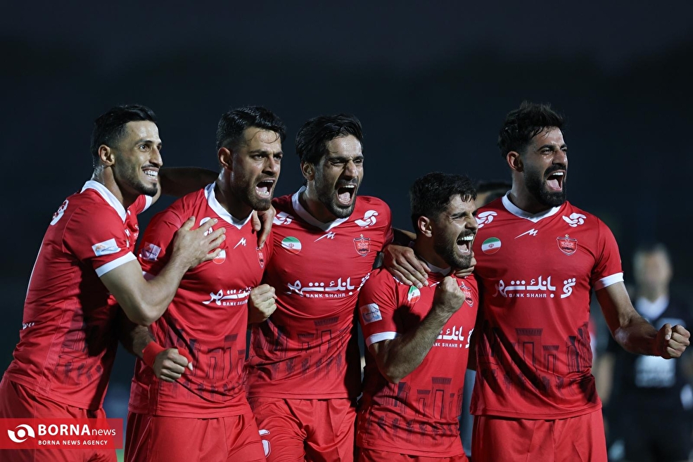 دیدار تیم های فوتبال پرسپولیس - ذوب آهن