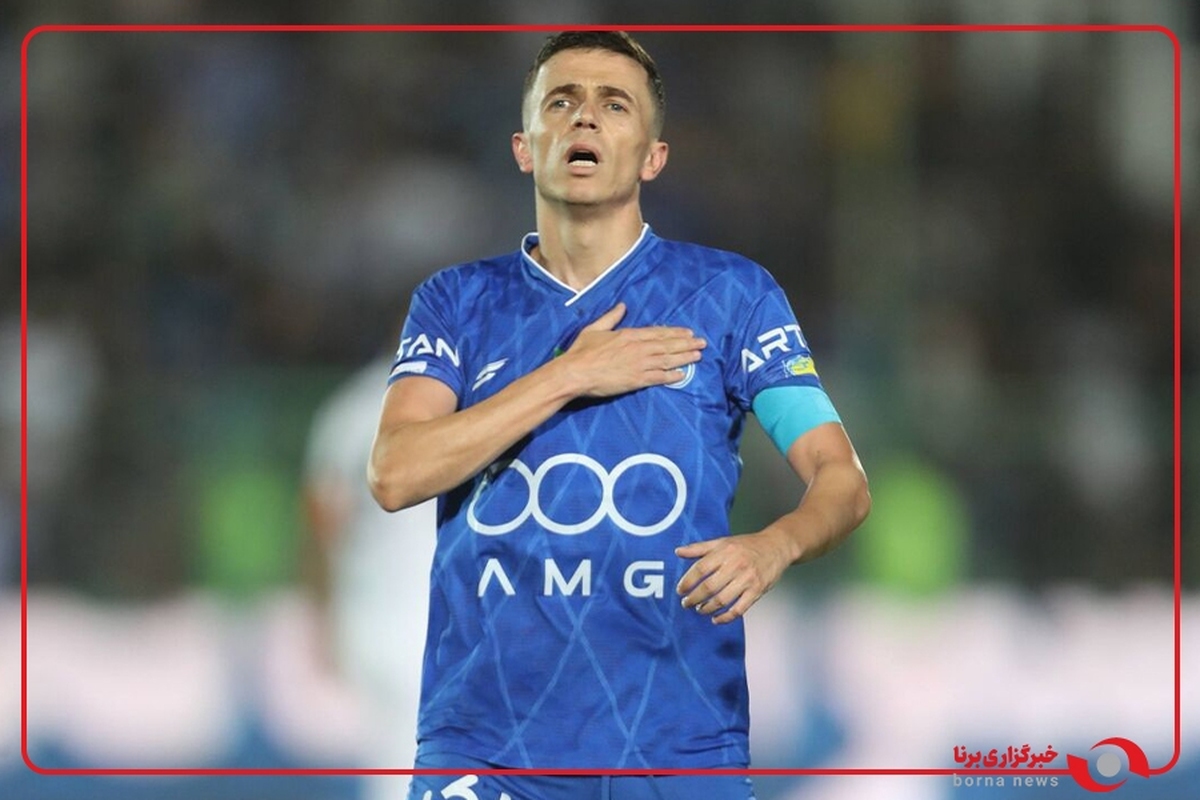 گل اول استقلال توسط آسانی در دقیقه ۴۱ از روی نقطه پنالتی