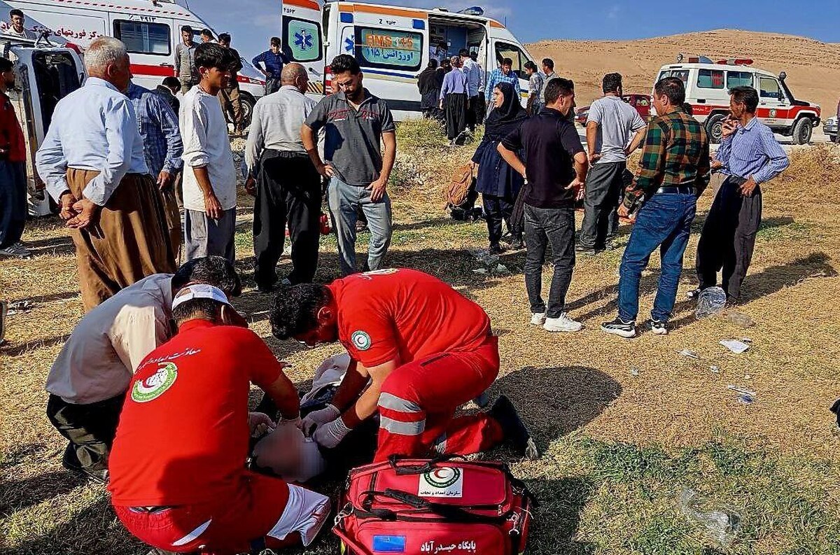 ۱۱ مصدوم بر اثر واژگونی مینی‌بوس در محور مهاباد – ارومیه