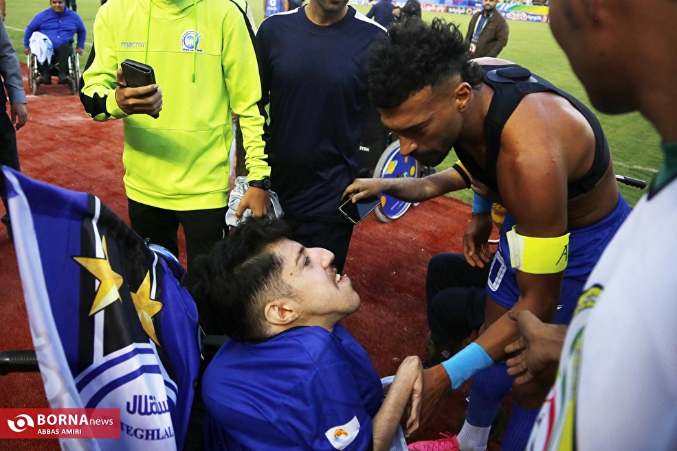 دیدار تیم های فوتبال فجرسپاسی - استقلال