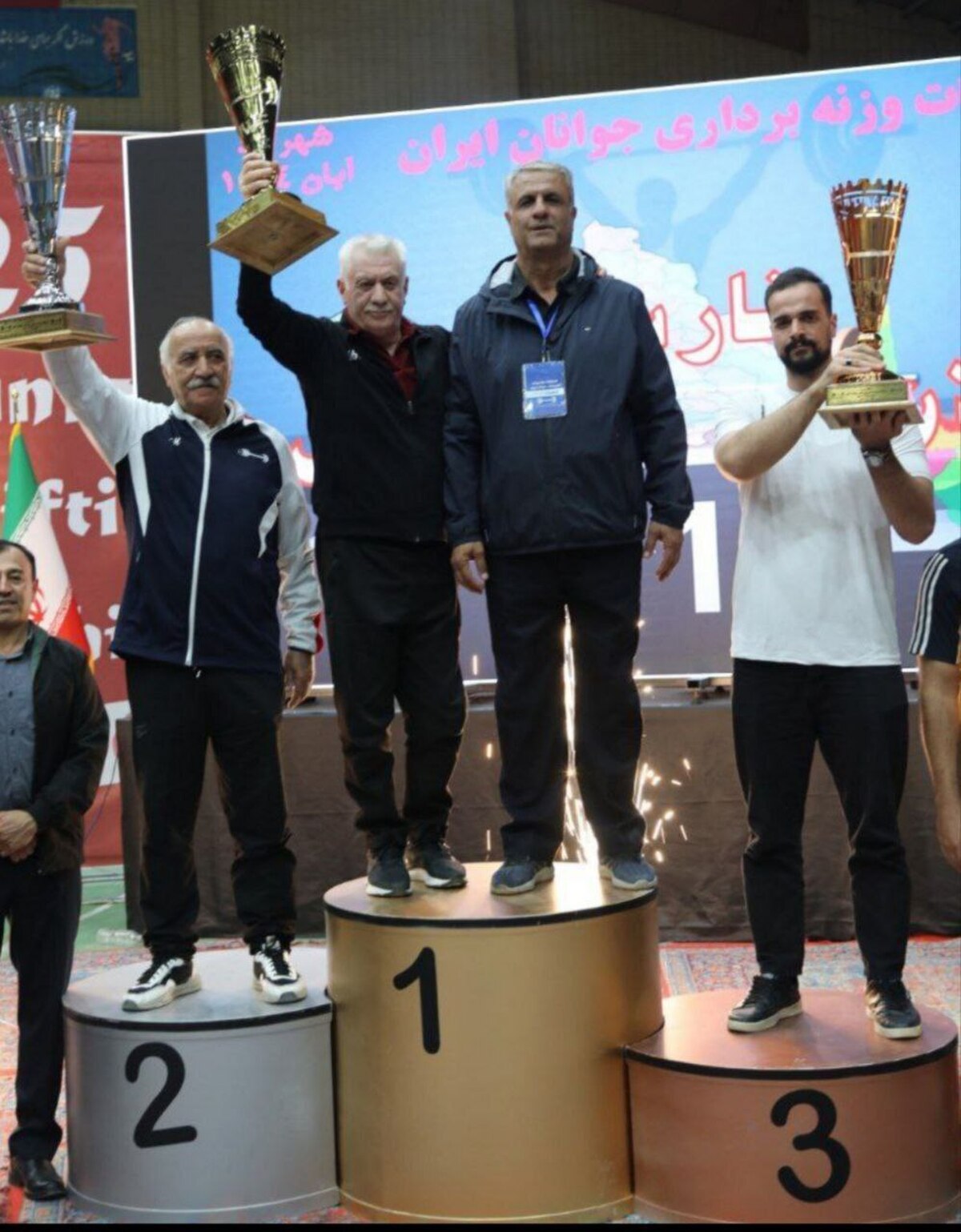 نایب‌قهرمانی تیم وزنه‌برداری اردبیل با ۱۰ مدال رنگارنگ در رقابت‌های قهرمانی جوانان کشور