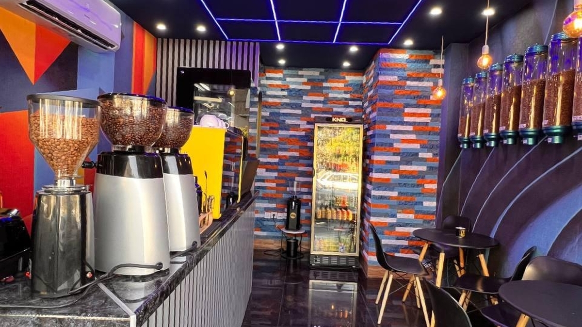 تشدید نظارت بر کافي‌شاپ‌ها و رستوران‌هاي سنتي در خرم آباد