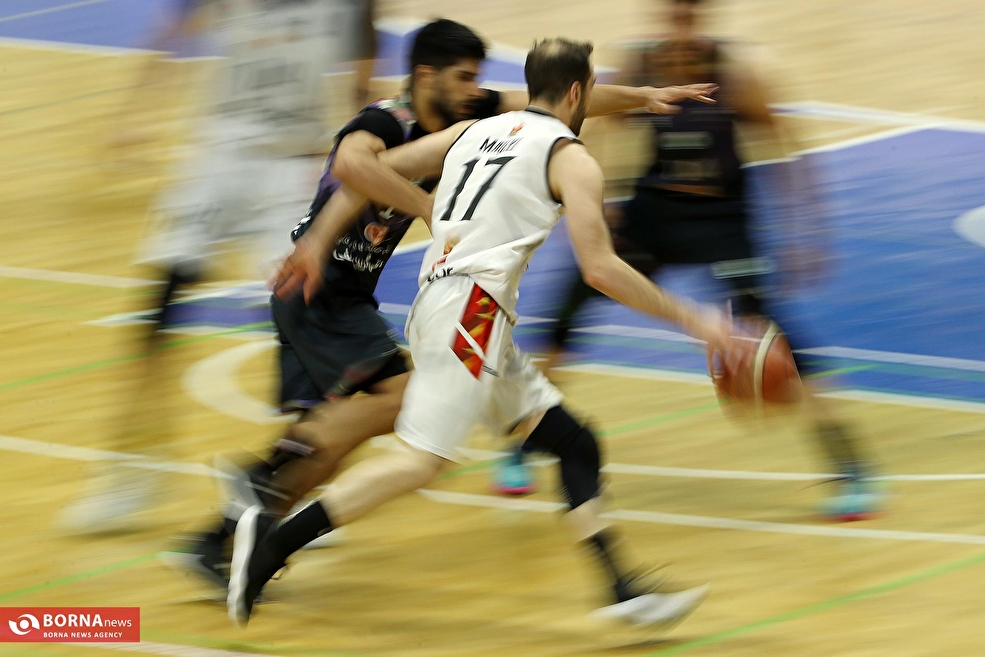 دیدار تیم‌های بسکتبال گلنور - رعد پدافند اصفهان