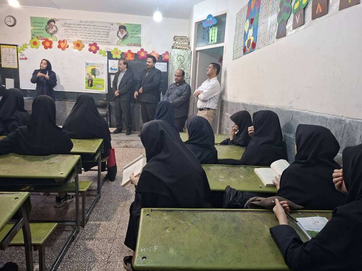 حضور معاون جوانان و مدیرکل آموزش و پرورش در کارگاه‌های مهارت‌های زندگی برای نوجوانان قم