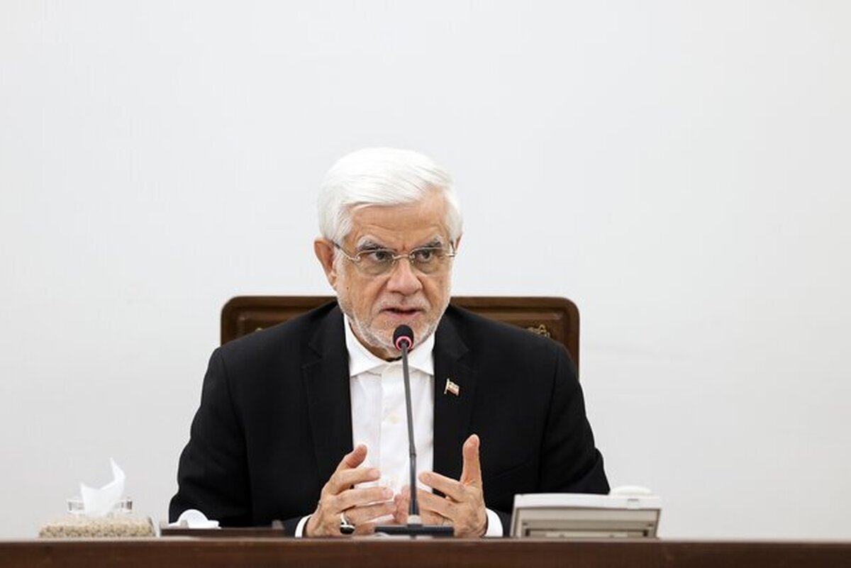 عارف خواستار تجدیدنظر در اداره دانشگاه‌ها شد