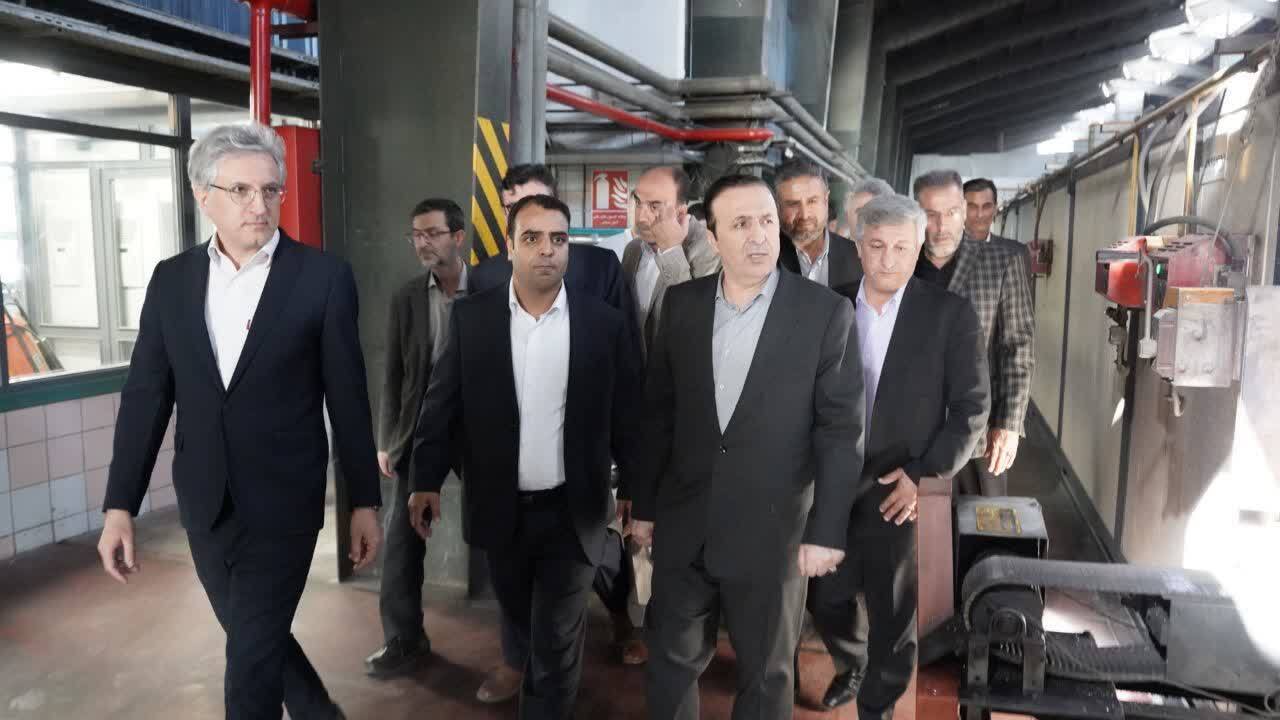 بازدید استاندار قزوین از شرکت شیشه دارویی رازی و طرح توسعه این واحد صنعتی