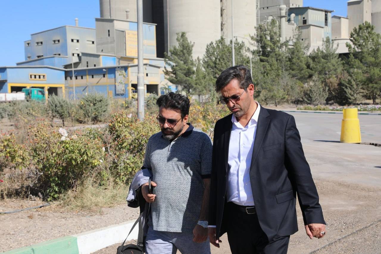 کلنگ‌زنی نیروگاه خورشیدی ۵ مگاواتی کارخانه سیمان آرتا اردبیل