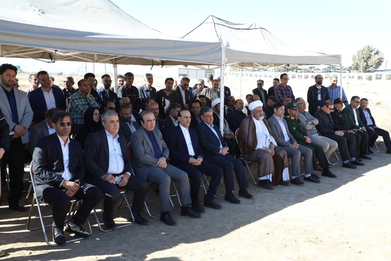 کلنگ‌زنی نیروگاه خورشیدی ۵ مگاواتی کارخانه سیمان آرتا اردبیل