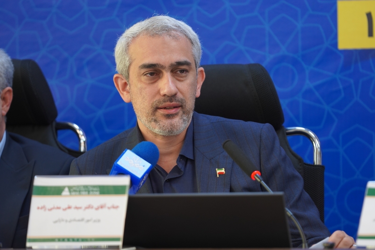 تمامی بخشنامه‌ها و آیین‌نامه‌های مغایر قانون مناطق آزاد لغو می‌شود