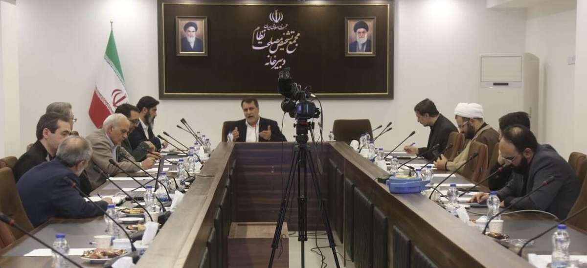 محدودکردن مقرره‌گذاری و نظارت سلسله‌مراتبی دو راهکار تحقق بند ۳ سیاست‌های کلی نظام قانون‌گذاری است 