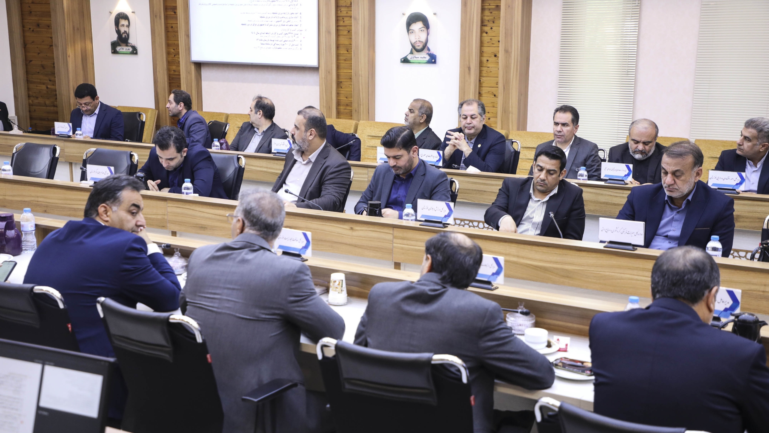 استاندار خوزستان: زمان برای توسعه استان بسیار ارزشمند است / لزوم اولویت‌بندی طرح‌های منطقه آزاد اروند بر اساس واقعیت‌های میدانی