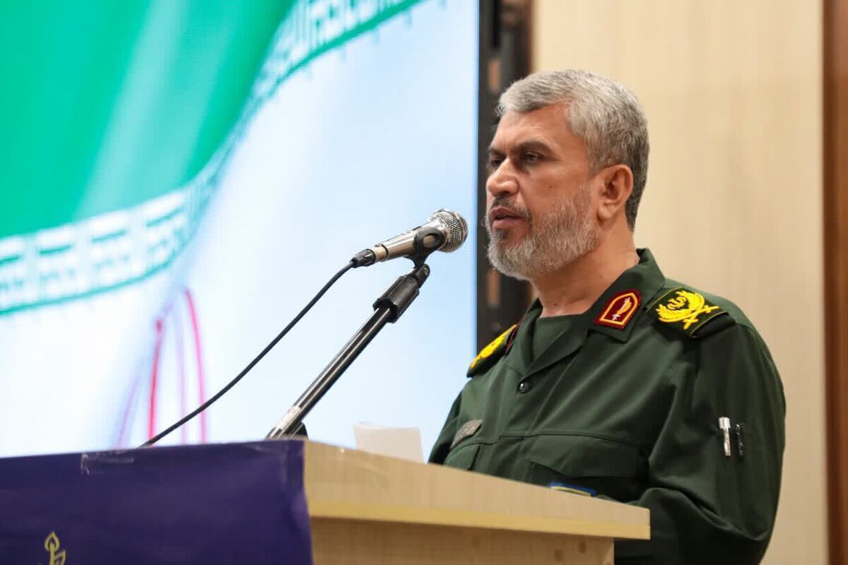 دشمن در حال تلاش برای ایجاد تفرقه در کشور است