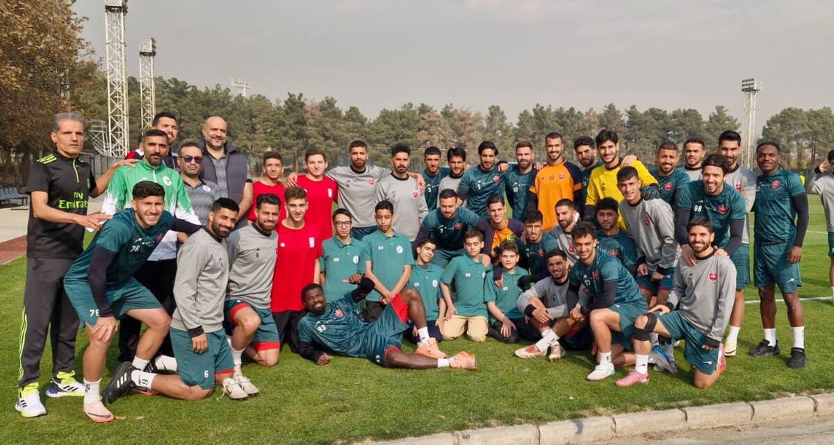 ملاقات صمیمانه تیم ملی پاراشنا نابینایان جوانان پرسپولیسی ها در  در مجموعه آزادی