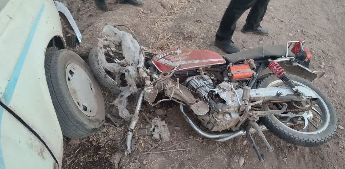 تجاوز به چپ وانت بار جان راکب موتورسیکلت را گرفت