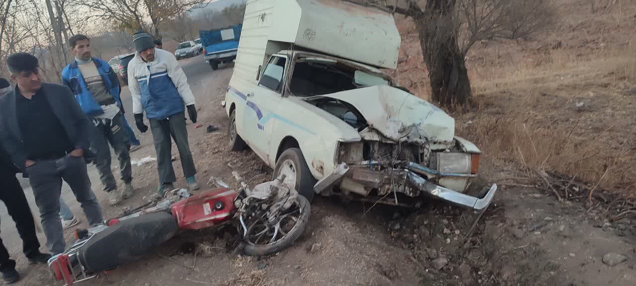 تجاوز به چپ وانت بار جان راکب موتورسیکلت را گرفت