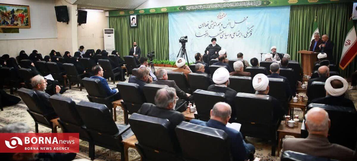 آیت ا...علم الهدی: دولت به تنهایی مسئول حل همه مشکلات نیست/ بی تفاوتی نسبت به مشکلات خیانت به کشور است/ نخبگان نباید منفعل بمانند