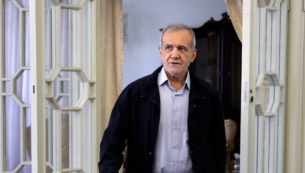 عیادت پزشکیان از آقای سقاب اصفهانی