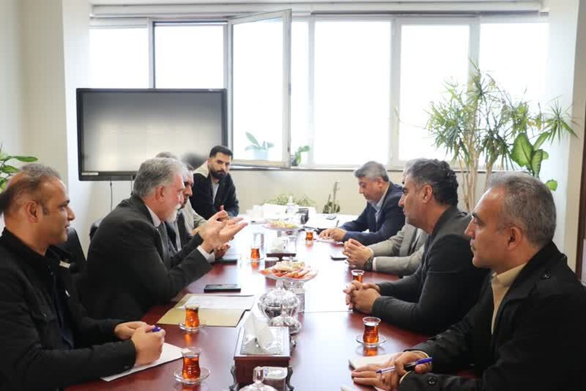 برگزاری نشست مشترک مدیرکل راه‌آهن شمال۲ با مدیرعامل منطقه آزاد انزلی