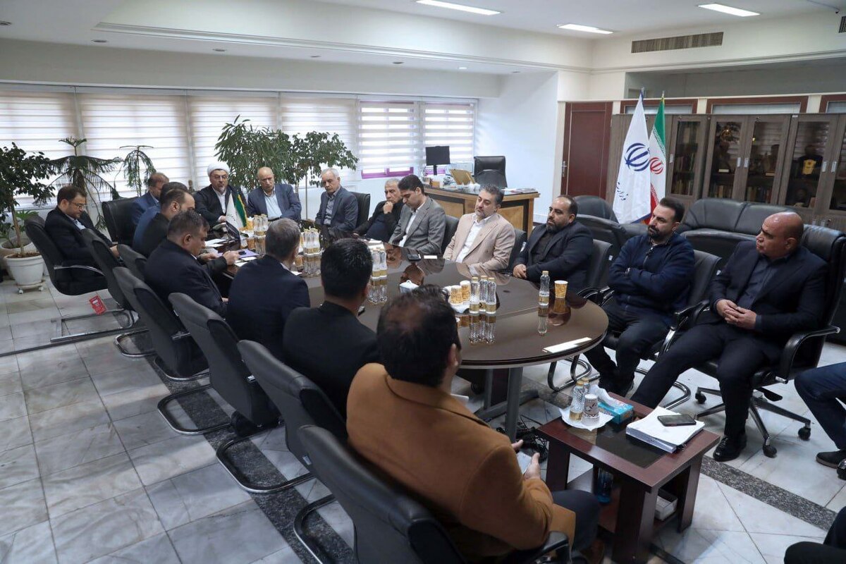 برگزاری نشست هماهنگی ویژه دربی ۱۰۶ با حضور معاون وزیر، تاج و مدیران سرخابی