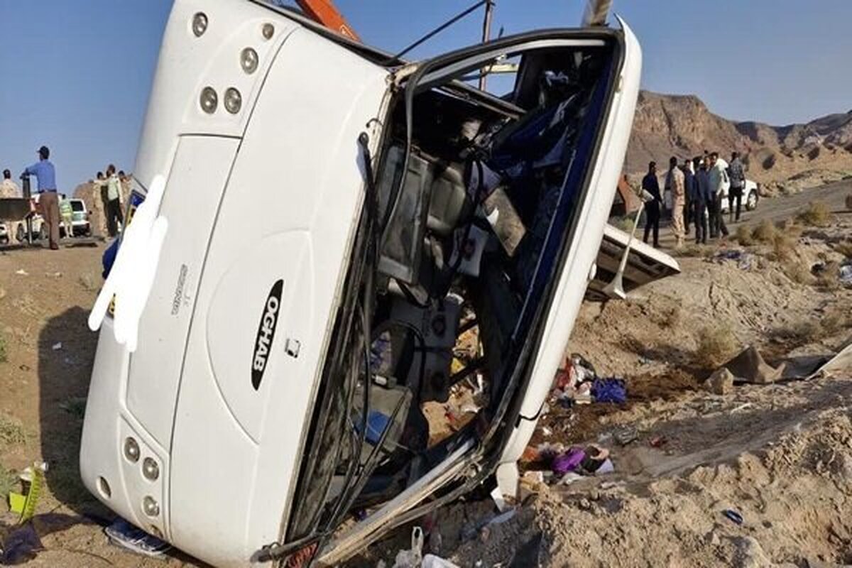 ۷ مصدوم در واژگونی اتوبوس محور دیواندره- سقز