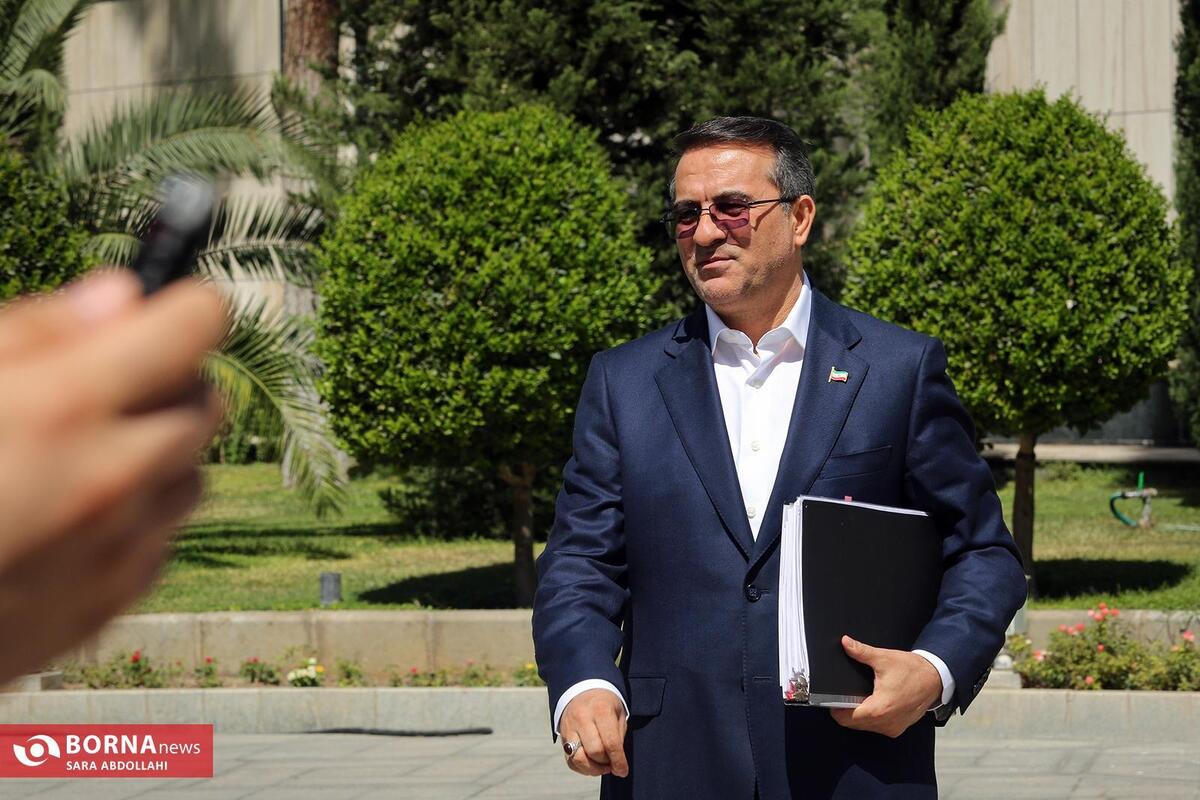 توضیح رفیع‌زاده درباره اجرای مصوبه جذب ۵۰۰ مدیر جوان