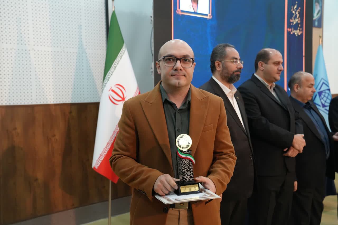 پژوهشگران و فناوران برتر استان قزوین تجلیل شدند پژوهشگران و فناوران برتر استان قزوین تجلیل شدند