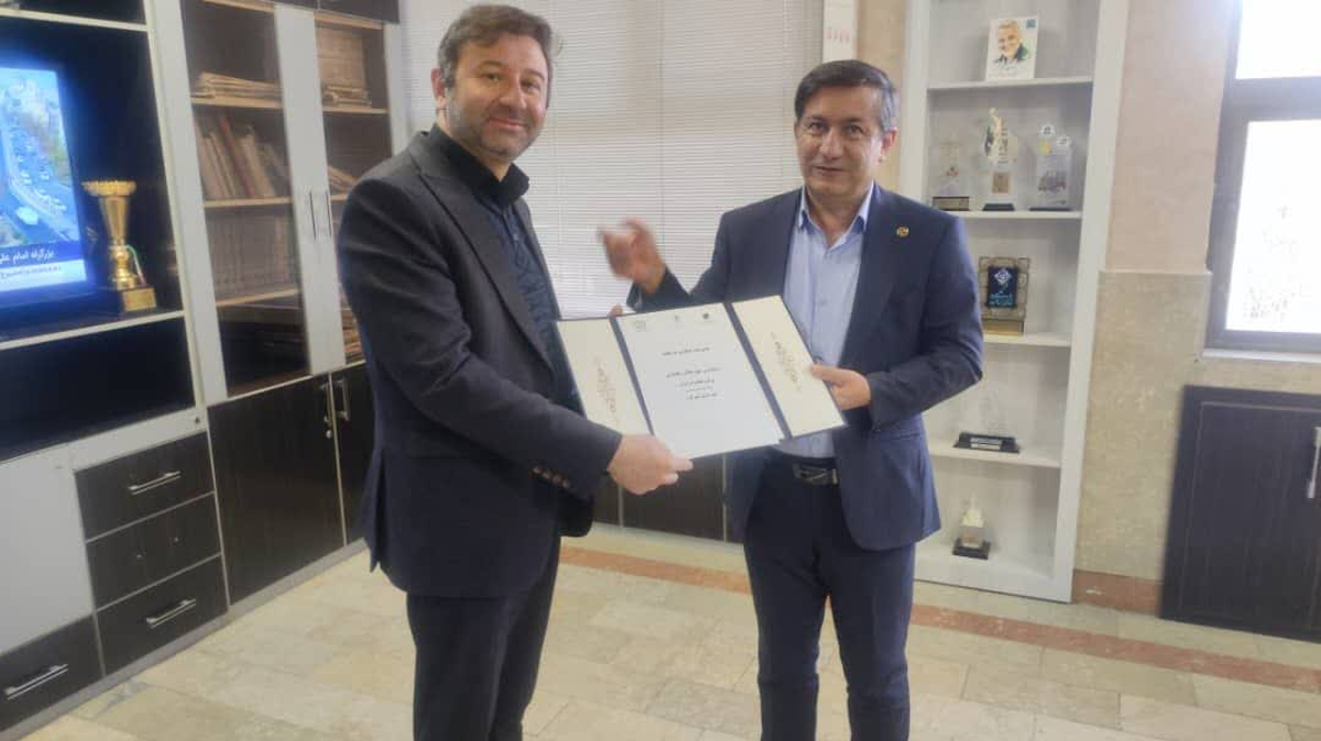 تفاهم‌نامه سه‌جانبه شهرداری،استانداری چهارمحال و بختیاری و شرکت مخابرات ایران امضا شد