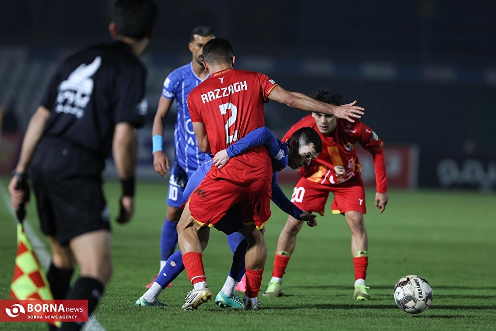 دیدار تیم‌های فوتبال استقلال و فولاد (۱)