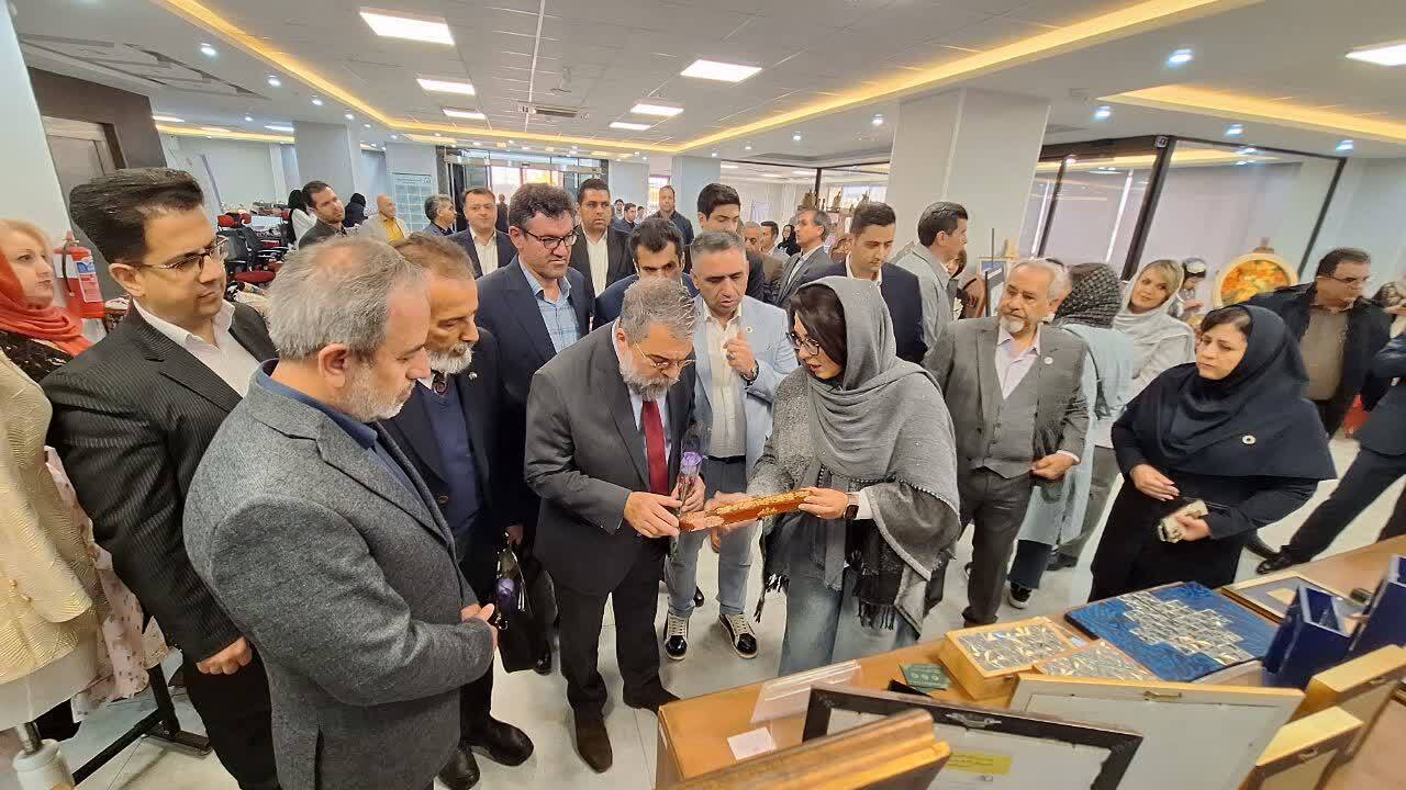 سفیر برزیل در ایران از نمایشگاه صنایع دستی قزوین دیدن کرد